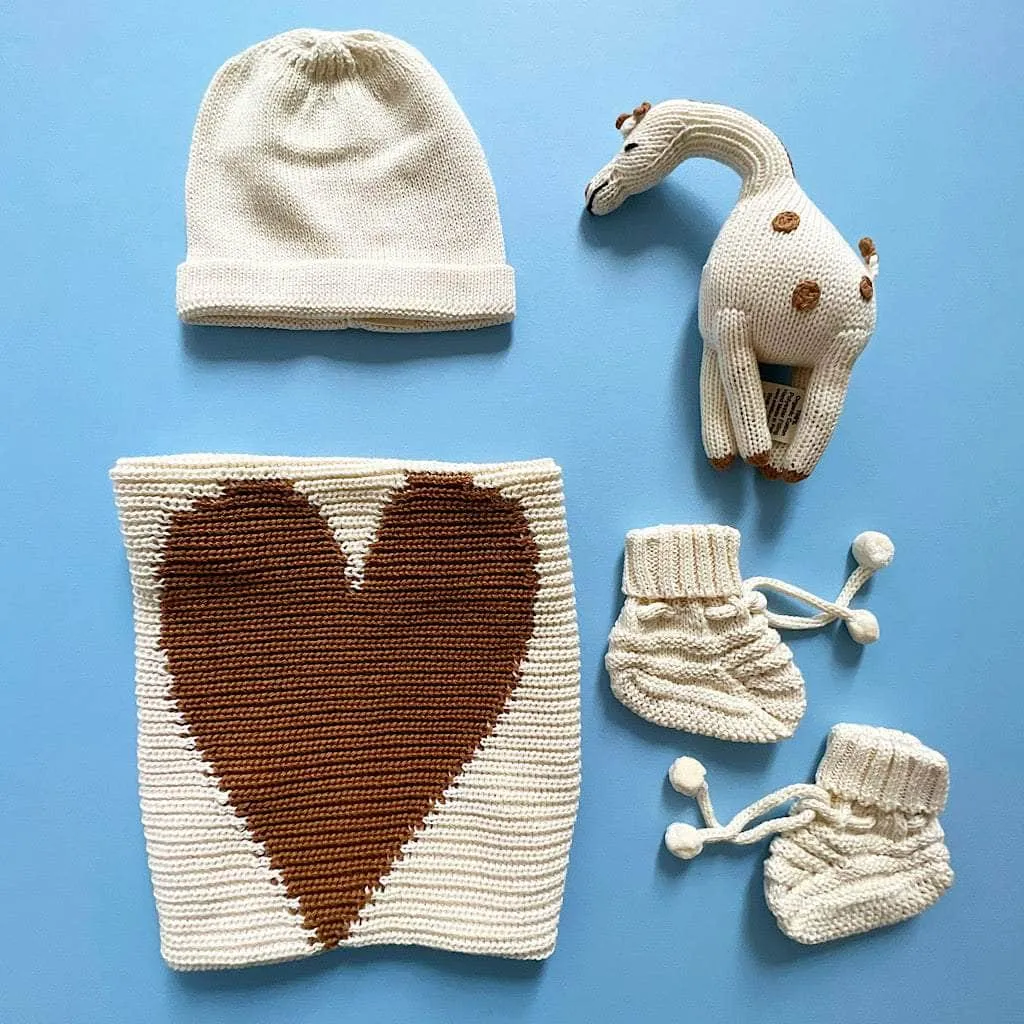 Classic Giraffe Organic Knit Baby Gift