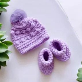 Crochet baby fur pompom beanie and booties | baby gift | newborn gift | baby shower | photography