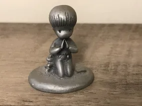 <€€* Vintage Joan Walsh Anglund Hallmark Fine Pewter Praying Boy w/ Teddy Bear 1980