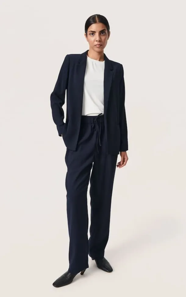 Soaked In Luxury- Shirley Long Sleeve Blazer in Navy