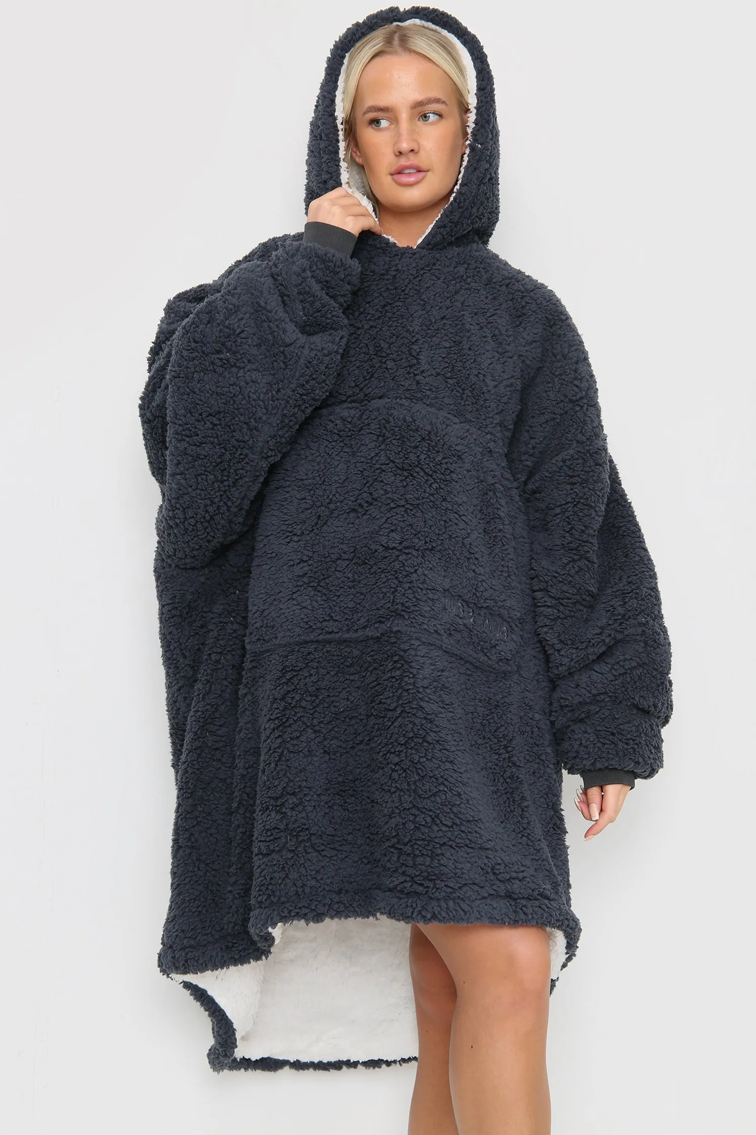 Teddy Hooded Blanket Charcoal